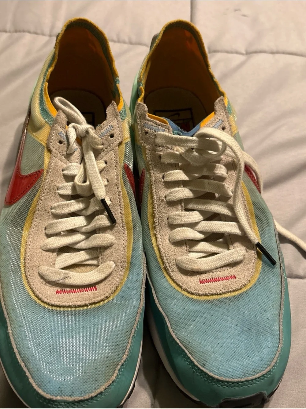 Nike Men's Light Blue & Red Retro Runner Sneakers